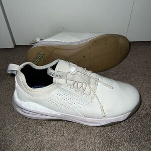 Woman’s Clove Shoes